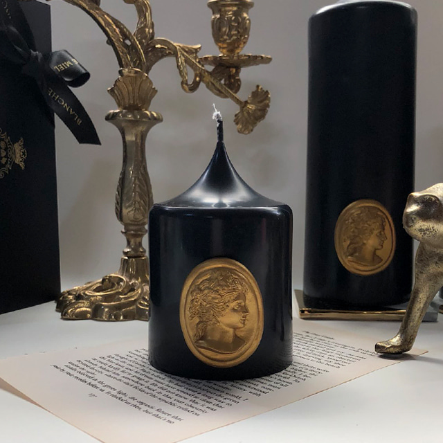 gold cameo pillar candle - black (s)