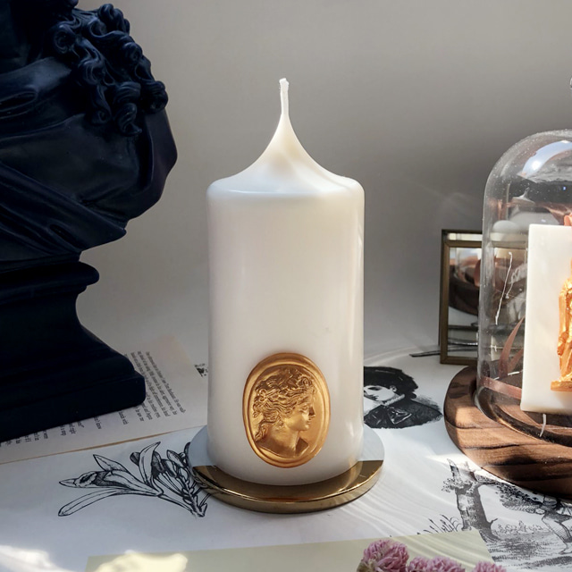 gold cameo pillar candle - ivory (m)