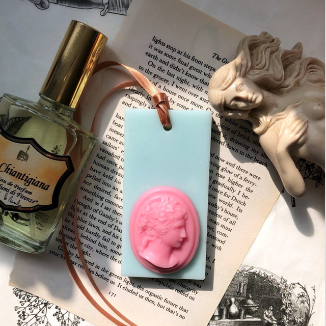 pink cameo wax tablet - spring mint