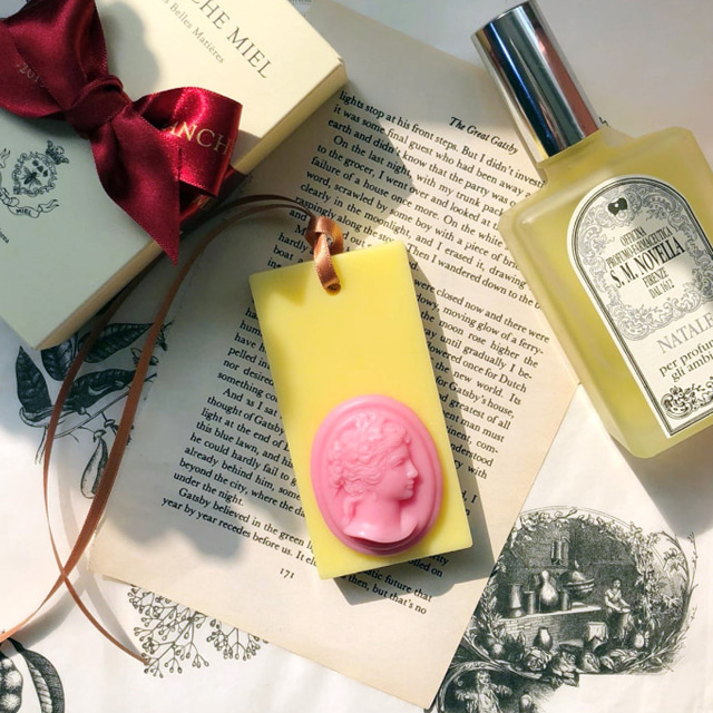 pink cameo wax tablet - spring yellow