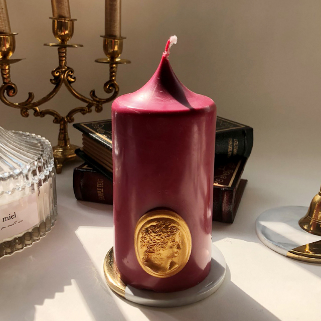 gold cameo pillar candle - burgundy (m)